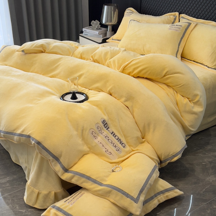 91家纺网 家纺一手货源 找家纺 （总）【苏东来】2025高端加厚保暖外贸轻奢款纯色牛奶绒刺绣花四件套床单被套单品简约绒兔毛绒法莱绒婴儿绒套件