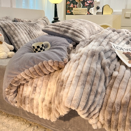 91家纺网 家纺一手货源 找家纺 （总）2025年新款 高克重 短毛绒兔毛绒牛奶绒四件套-8斤 晕彩系列