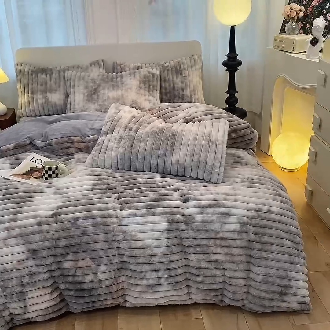 91家纺网 家纺一手货源 找家纺 （总）2025年新款 高克重 短毛绒兔毛绒牛奶绒四件套-8斤 晕彩系列