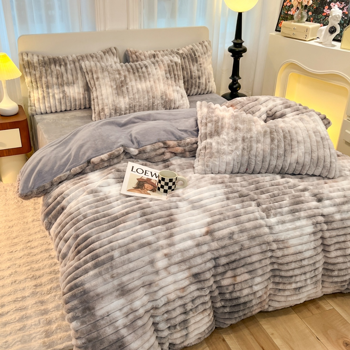 91家纺网 家纺一手货源 找家纺 （总）2025年新款 高克重 短毛绒兔毛绒牛奶绒四件套-8斤 晕彩系列