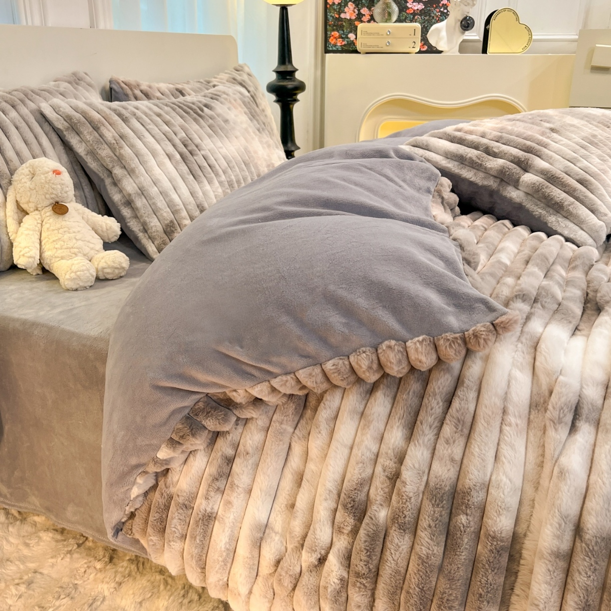 91家纺网 家纺一手货源 找家纺 （总）2025年新款 高克重 短毛绒兔毛绒牛奶绒四件套-8斤 晕彩系列