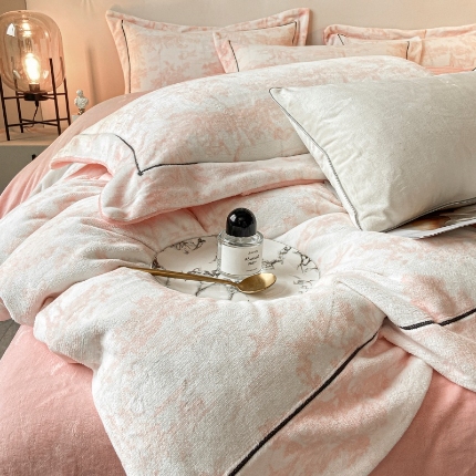 91家纺网 家纺一手货源 找家纺 （总）经年家纺  2025年新款200克水墨画工艺款牛奶绒四件套