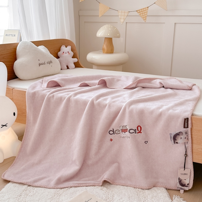 91家纺网 家纺一手货源 找家纺 梵星摄影  儿童毛毯拍摄赏析