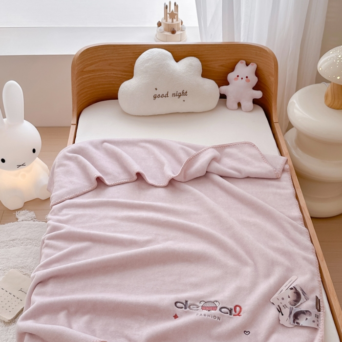 91家纺网 家纺一手货源 找家纺 梵星摄影  儿童毛毯拍摄赏析