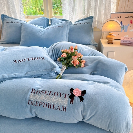 91家纺网 家纺一手货源 找家纺 （总）2025外贸跑量款加厚清新公主法式风花卉纯色牛奶绒贴布绣刺绣花四件套单品床单被套婴儿绒法兰绒兔毛绒四件套