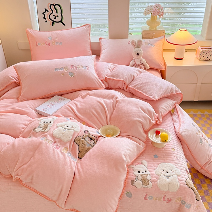 91家纺网 家纺一手货源 找家纺 （总）漫布云家纺2025新款230g全消光大版卡通牛奶绒兔毛贴布绣花床盖四件套可爱卡通男孩女孩法莱绒被套床盖四件套  欢乐兔 