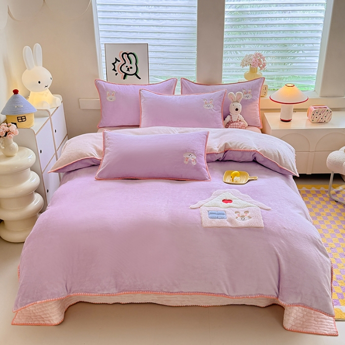 91家纺网 家纺一手货源 找家纺 （总）漫布云家纺2025新款230g全消光大版卡通牛奶绒兔毛贴布绣花床盖四件套可爱卡通男孩女孩法莱绒被套床盖四件套 童趣 