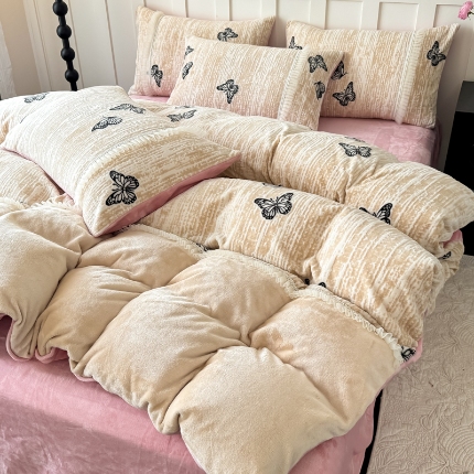 91家纺网 家纺一手货源 找家纺 （总）【苏东来】2025高端加厚保暖纯色甜美公主赫本风法式工艺款雕花牛奶绒四件套清新少女婴儿法莱兔绒四件套