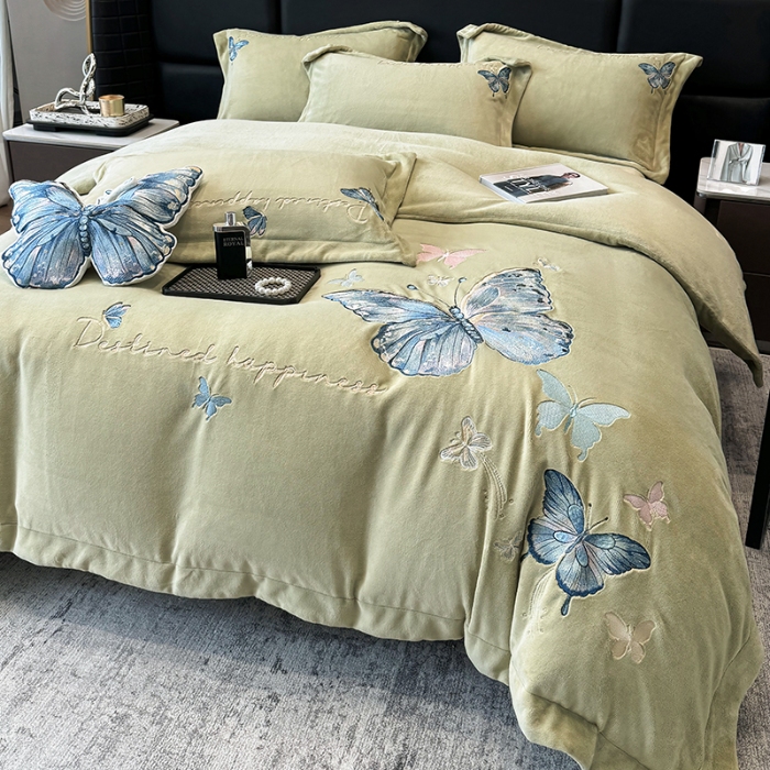 91家纺网 家纺一手货源 找家纺 手提包九斤重超厚绵密有肌氧绒刺绣四件套秋冬加厚保暖牛奶绒宝宝绒床上用品 抹茶绿-绒蝶舞-A类超厚绵密有肌氧绒