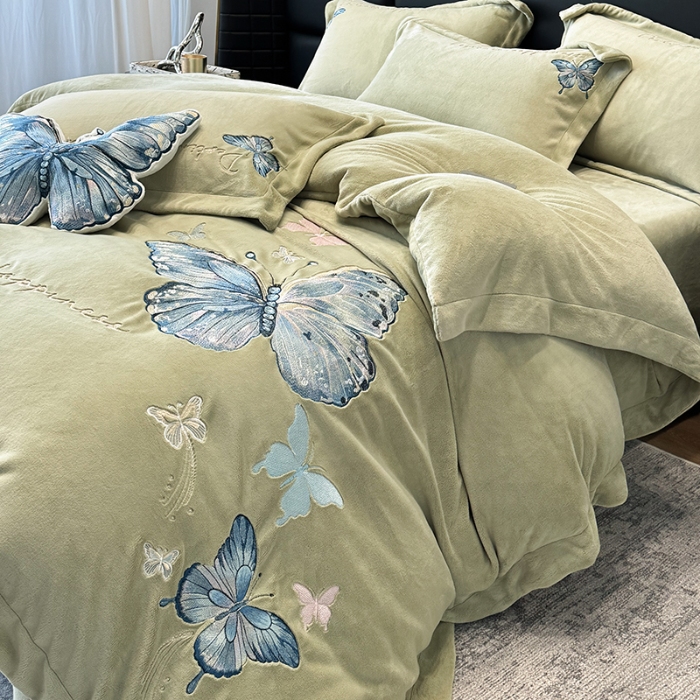 91家纺网 家纺一手货源 找家纺 手提包九斤重超厚绵密有肌氧绒刺绣四件套秋冬加厚保暖牛奶绒宝宝绒床上用品 抹茶绿-绒蝶舞-A类超厚绵密有肌氧绒