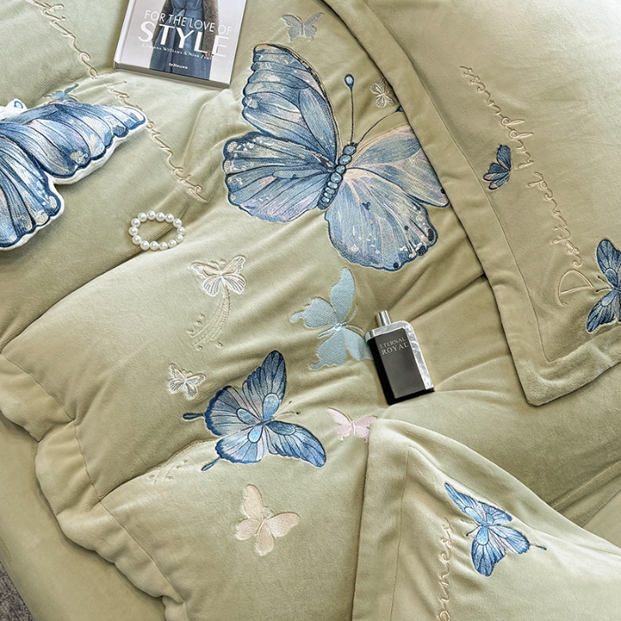 91家纺网 家纺一手货源 找家纺 手提包九斤重超厚绵密有肌氧绒刺绣四件套秋冬加厚保暖牛奶绒宝宝绒床上用品 抹茶绿-绒蝶舞-A类超厚绵密有肌氧绒