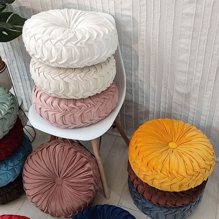 91家纺网 家纺一手货源 找家纺 （总）李帅家居 2025新款车轮抱枕轮胎褶皱抱枕椅垫靠垫创意毛绒南瓜垫子