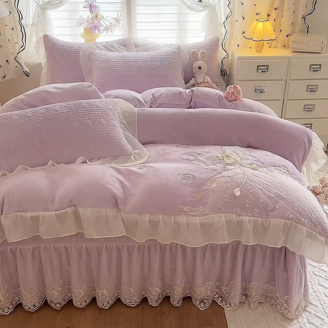 91家纺网 家纺一手货源 找家纺 （总）漫布云2025秋冬新款11斤230g全消光牛奶绒夹棉床盖款四件套纯色蕾丝花边刺绣床裙款床盖