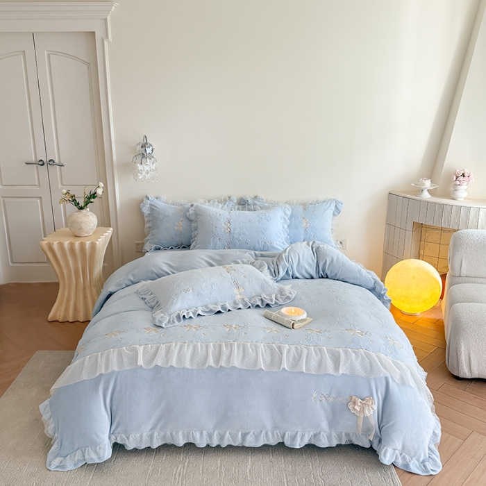 91家纺网 家纺一手货源 找家纺 （总）雅高家居 2025新款精致刺绣双层蕾丝花边公主风高克重全消光韩版加厚牛奶绒四件套