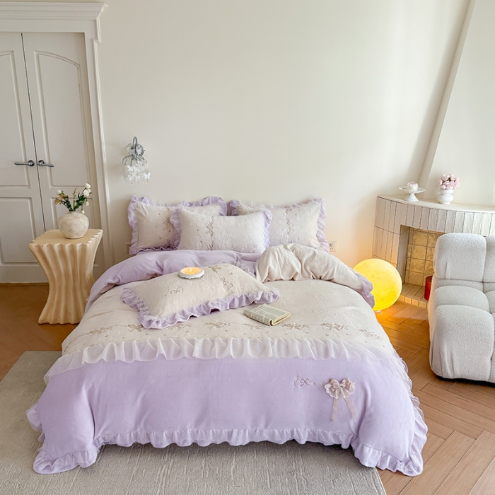 91家纺网 家纺一手货源 找家纺 （总）雅高家居 2025新款精致刺绣双层蕾丝花边公主风高克重全消光韩版加厚牛奶绒四件套