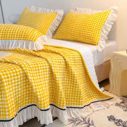 91家纺网 家纺一手货源 找家纺 2025A类牛奶绒绣花夹棉床盖 床垫床褥榻榻米薄垫子冬季加绒毛毯加绒法莱绒床单盖毯绣花枕套单品三件套