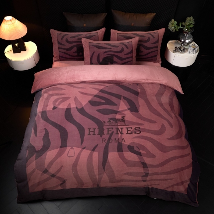 91家纺网 家纺一手货源 找家纺 （总） 2025 专版花型 高克重A类全消光数码印花牛奶绒四件套9斤多-奥弗恩直播首选