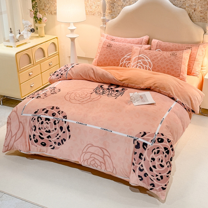 91家纺网 家纺一手货源 找家纺 （总）  2025 专版花型高克重A类全消光数码印花牛奶绒四件套-漫步温莎