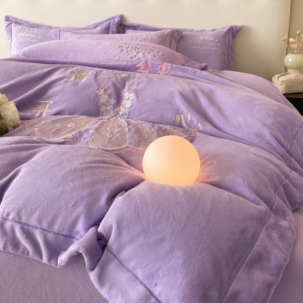 91家纺网 家纺一手货源 找家纺 （总） 2025新款  240克全消光A类卡通少女心大刺绣牛奶绒四件套-公主请开心