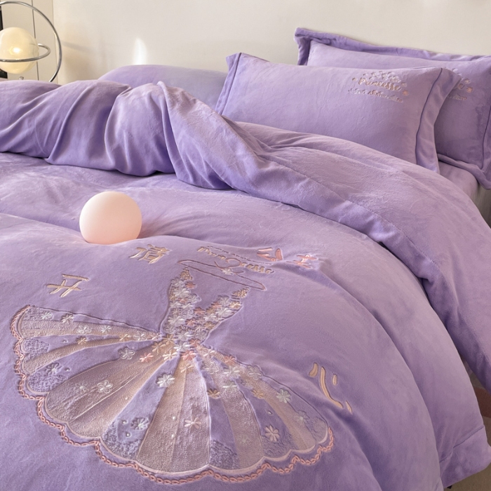 91家纺网 家纺一手货源 找家纺 （总） 2025新款  240克全消光A类卡通少女心大刺绣牛奶绒四件套-公主请开心