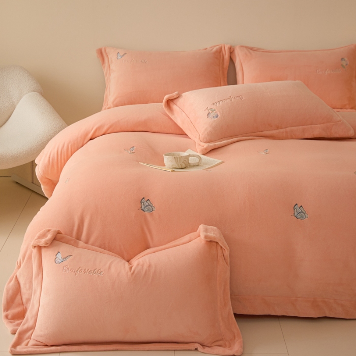 91家纺网 家纺一手货源 找家纺 （总）2025年新款  9.2斤240克全消光A类满屏刺绣牛奶绒四件套-悦动