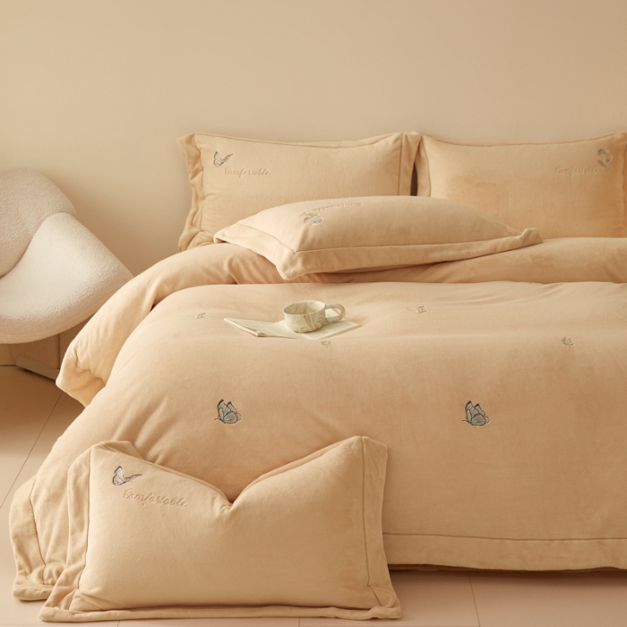 91家纺网 家纺一手货源 找家纺 （总）2025年新款  9.2斤240克全消光A类满屏刺绣牛奶绒四件套-悦动