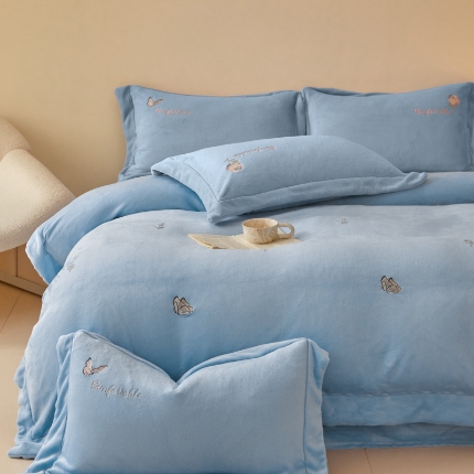 91家纺网 家纺一手货源 找家纺 （总）2025年新款  9.2斤240克全消光A类满屏刺绣牛奶绒四件套-悦动