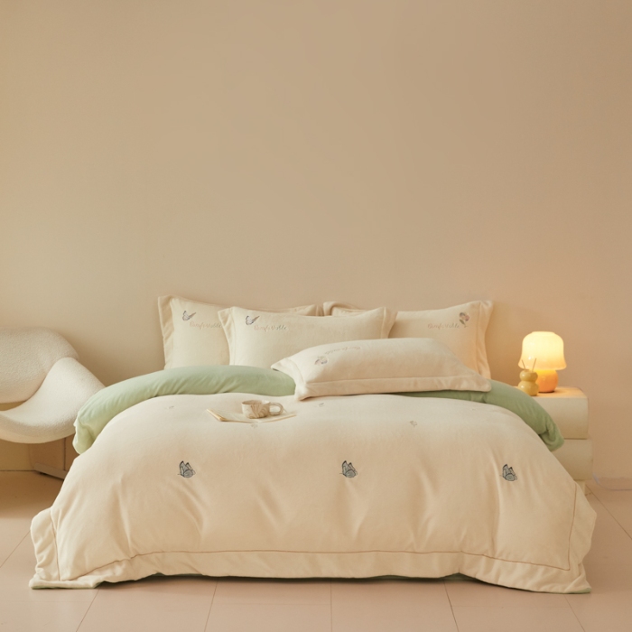 91家纺网 家纺一手货源 找家纺 （总）2025年新款  9.2斤240克全消光A类满屏刺绣牛奶绒四件套-悦动