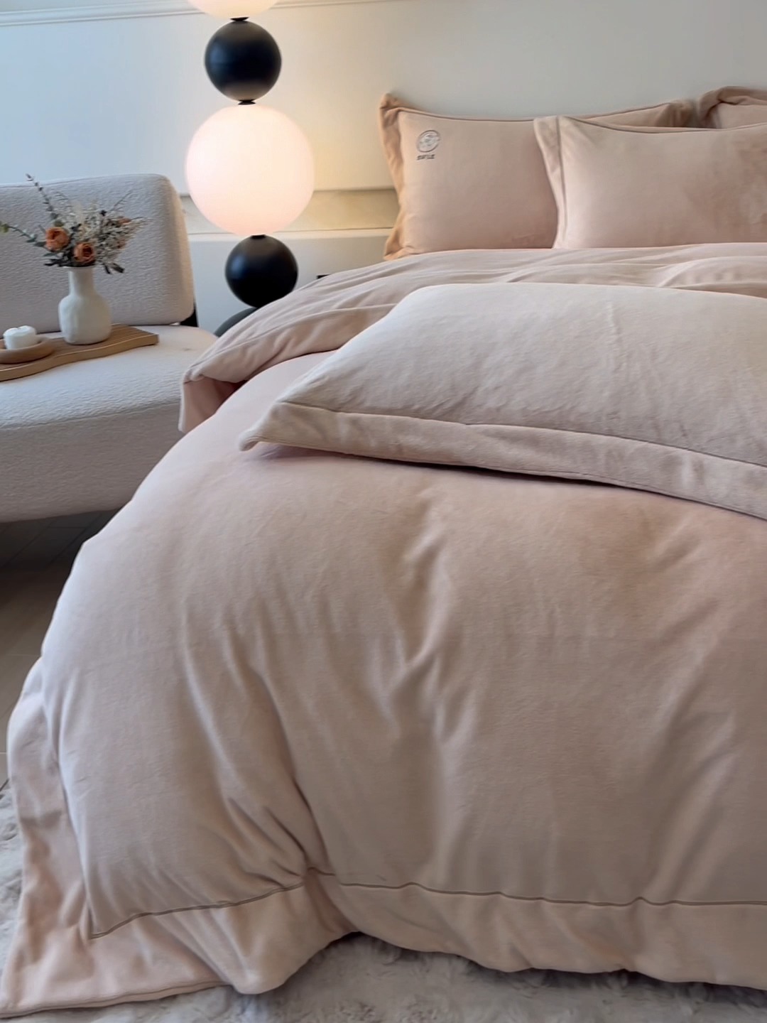 91家纺网 家纺一手货源 找家纺 （总）专版花型  2025年新款9.2斤240克全消光A类大刺绣牛奶绒四件套-伊菲