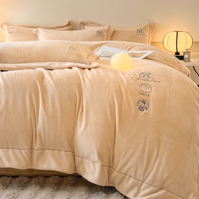 91家纺网 家纺一手货源 找家纺 （总）专版花型  2025年新款9.2斤240克全消光A类大刺绣牛奶绒四件套-伊菲