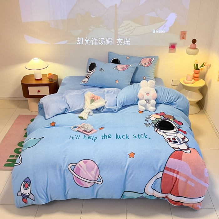 91家纺网 家纺一手货源 找家纺 （总）2025年新款 专版花型 高克重全消光A类儿童牛奶绒四件套-太空行