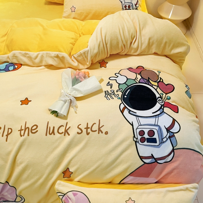 91家纺网 家纺一手货源 找家纺 （总）2025年新款 专版花型 高克重全消光A类儿童牛奶绒四件套-太空行