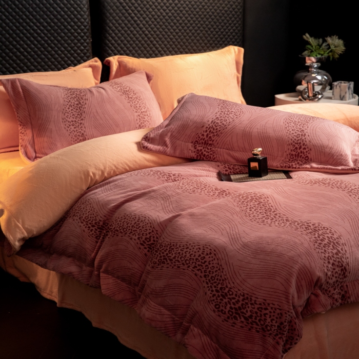 91家纺网 家纺一手货源 找家纺 （总）2025新款 专版花型 高克重9.2斤全消光A类印花牛奶绒四件套-有风直播首选