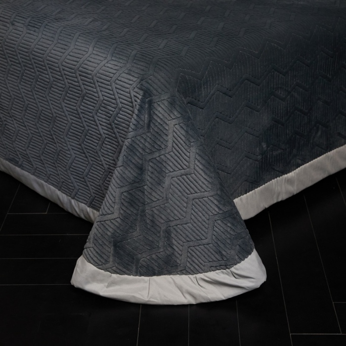 91家纺网 家纺一手货源 找家纺 （总）新方向 2025新款 专版花型 高克重10斤全消光A类数码印花牛奶绒四件套床盖款-卡仑