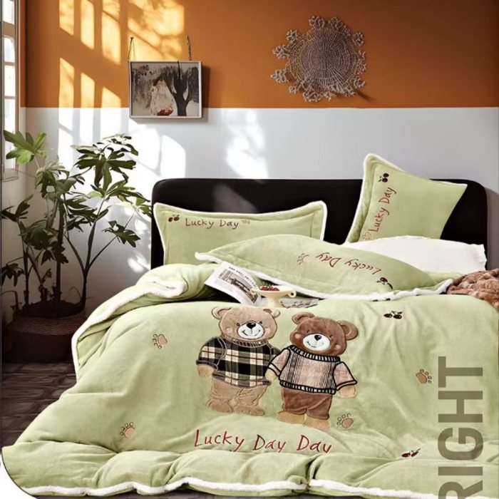 91家纺网 家纺一手货源 找家纺 2025高端保暧绒230克儿童萌萌兔手工花贴布绣四件套新品量大优惠