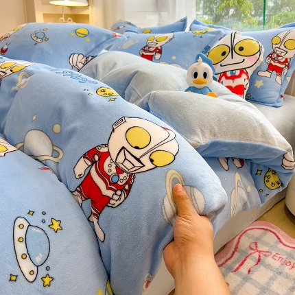 91家纺网 家纺一手货源 找家纺 2025新款正版授权儿童卡通可水洗夏被冰丝空调被夏凉被四件套夏季薄被芯