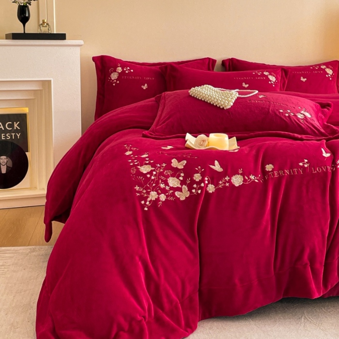 91家纺网 家纺一手货源 找家纺 （总） 2025新款专版花型 直播爆款 床盖款240克全消光A类刺绣牛奶绒四件套-浮生若梦 