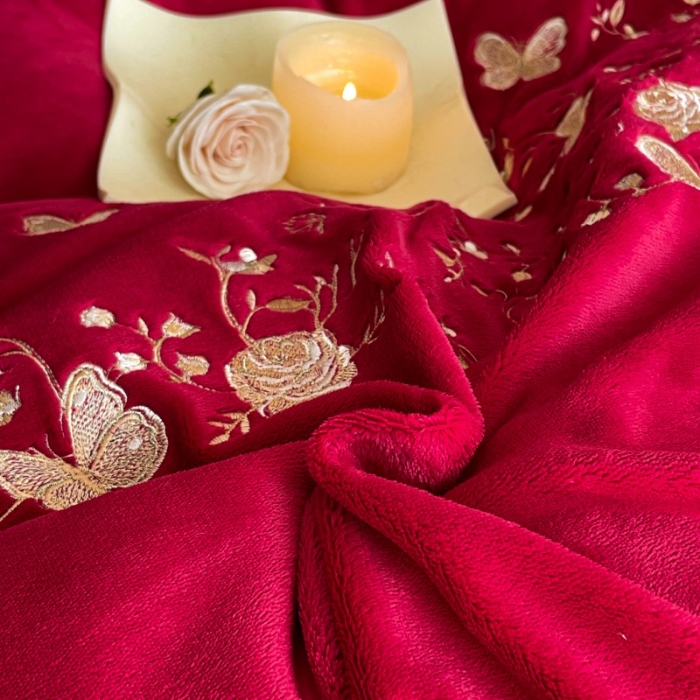 91家纺网 家纺一手货源 找家纺 （总） 2025新款专版花型 直播爆款 床盖款240克全消光A类刺绣牛奶绒四件套-浮生若梦 