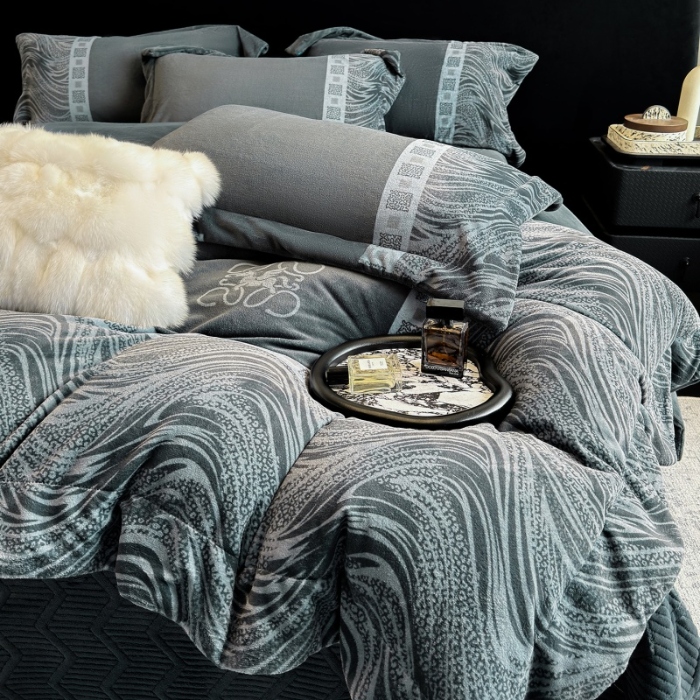 91家纺网 家纺一手货源 找家纺 （总）控价 2025新款 专版花型 直播爆款  240克9.2斤全消光A类数码印花牛奶绒四件套床盖款-贝斯