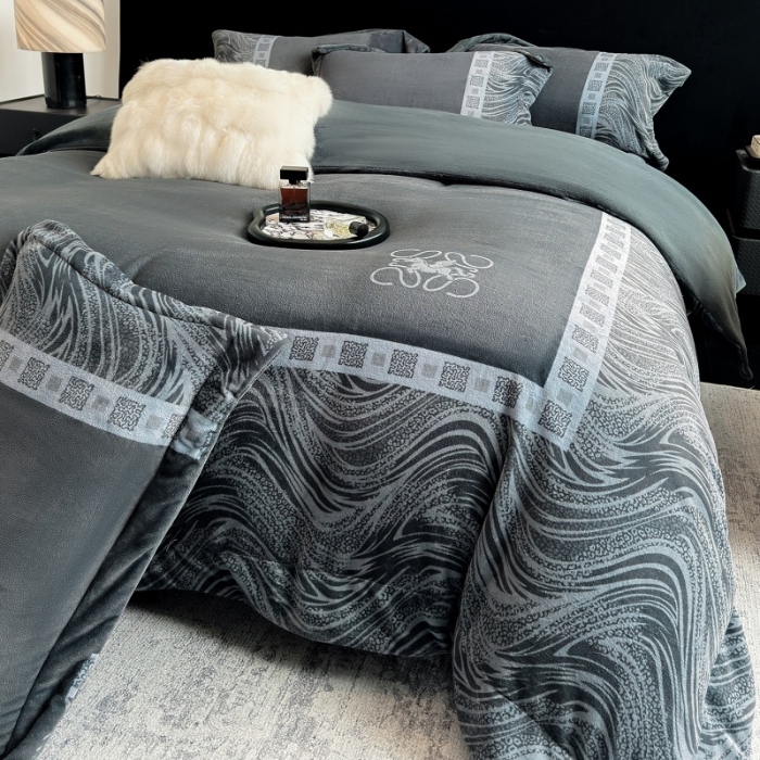 91家纺网 家纺一手货源 找家纺 （总）控价 2025新款 专版花型 直播爆款  240克9.2斤全消光A类数码印花牛奶绒四件套床盖款-贝斯