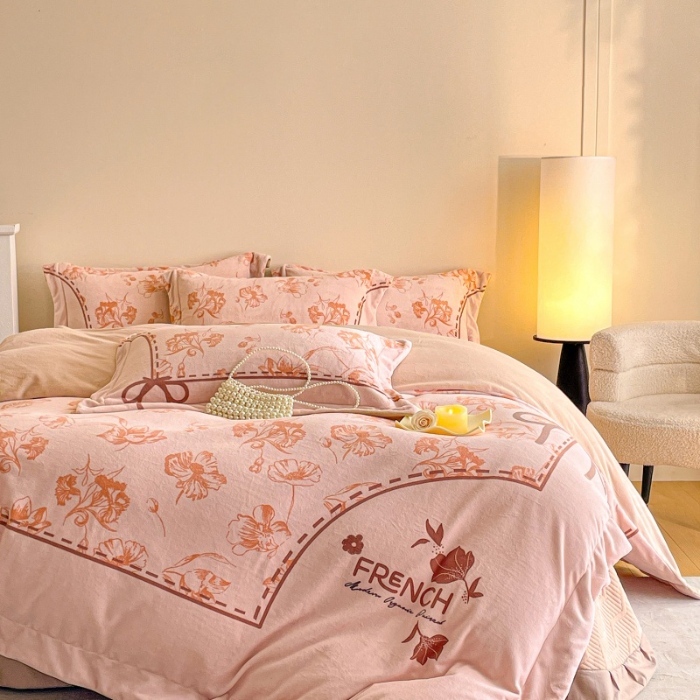 91家纺网 家纺一手货源 找家纺 （总）控价 2025新款  专版花型 直播爆款  高克重9.2斤全消光A类数码印花牛奶绒四件套床盖款-如梦