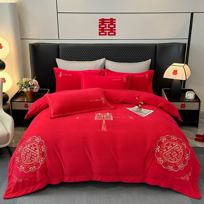 91家纺网 家纺一手货源 找家纺 （总）漫布云2025秋冬新款高克重9斤全消光牛奶绒大红结婚婚庆四件套大红色龙凤刺绣婴儿绒四件套（含精美手提袋）