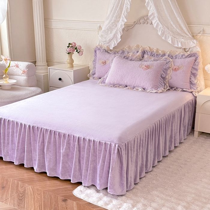 91家纺网 家纺一手货源 找家纺 （总）2025漫布云纺360g全消光牛奶绒工艺款蕾丝盘花立体雕花绒牛奶绒四件套刺绣绣花套件