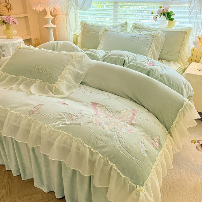 91家纺网 家纺一手货源 找家纺 漫布云家纺SUMINA 2025新款简约ins风A类全消光230g牛奶绒公主绒四件套床裙款被套-彩蝶系列  彩蝶-新芽绿 