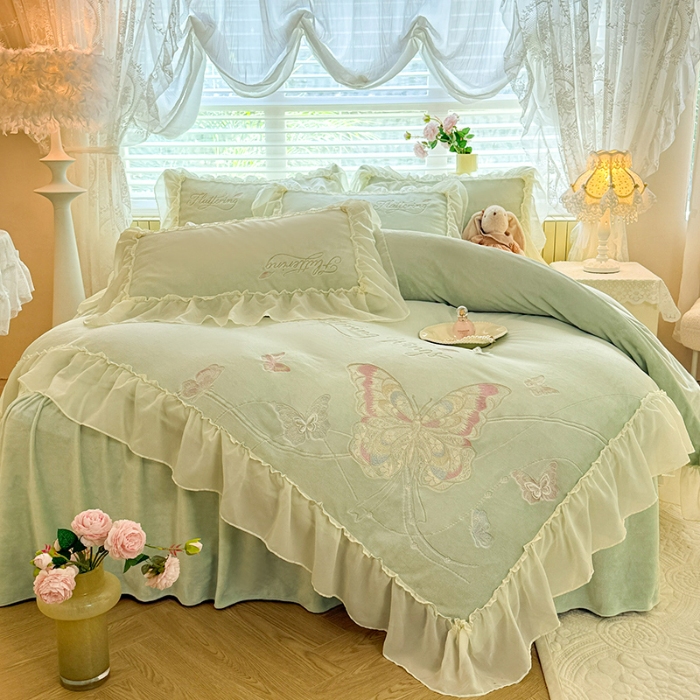 91家纺网 家纺一手货源 找家纺 漫布云家纺SUMINA 2025新款简约ins风A类全消光230g牛奶绒公主绒四件套床裙款被套-彩蝶系列  彩蝶-新芽绿 