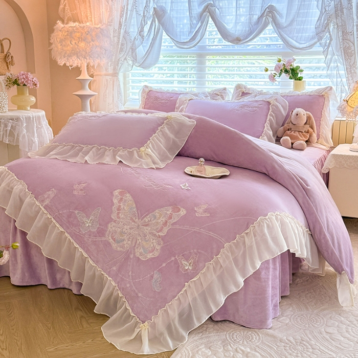 91家纺网 家纺一手货源 找家纺 漫布云家纺SUMINA 2025新款简约ins风A类全消光230g牛奶绒公主绒四件套床裙款被套-彩蝶系列 彩蝶-香芋紫