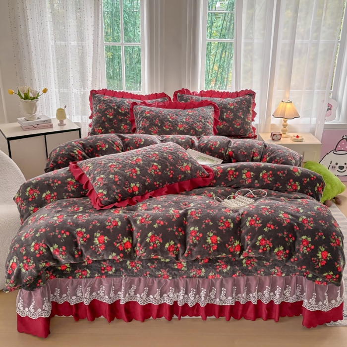 91家纺网 家纺一手货源 找家纺 2025新款牛奶绒床盖四件套床上绒四件套 红花