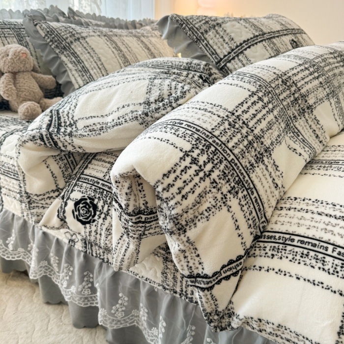 91家纺网 家纺一手货源 找家纺 2025新款牛奶绒床盖四件套床上绒四件套 山茶花