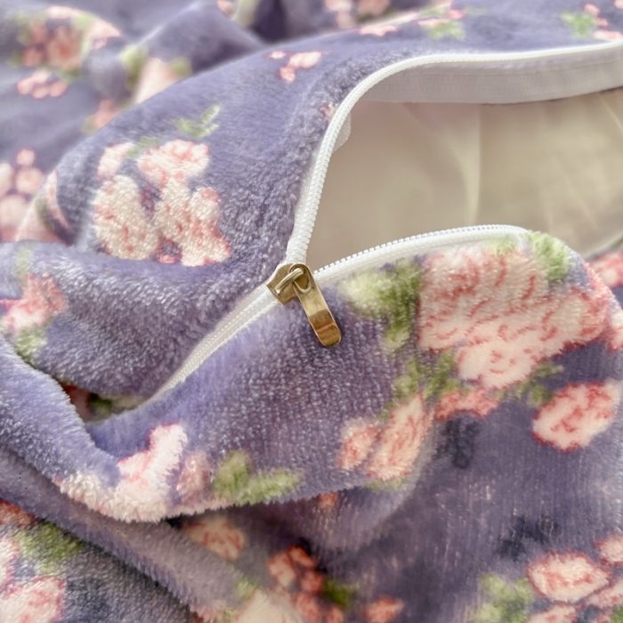 91家纺网 家纺一手货源 找家纺 2025新款牛奶绒床盖四件套床上绒四件套 手捧花