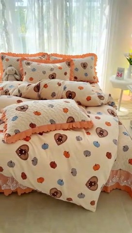 91家纺网 家纺一手货源 找家纺 2025新款牛奶绒床盖四件套床上绒四件套 爱心熊